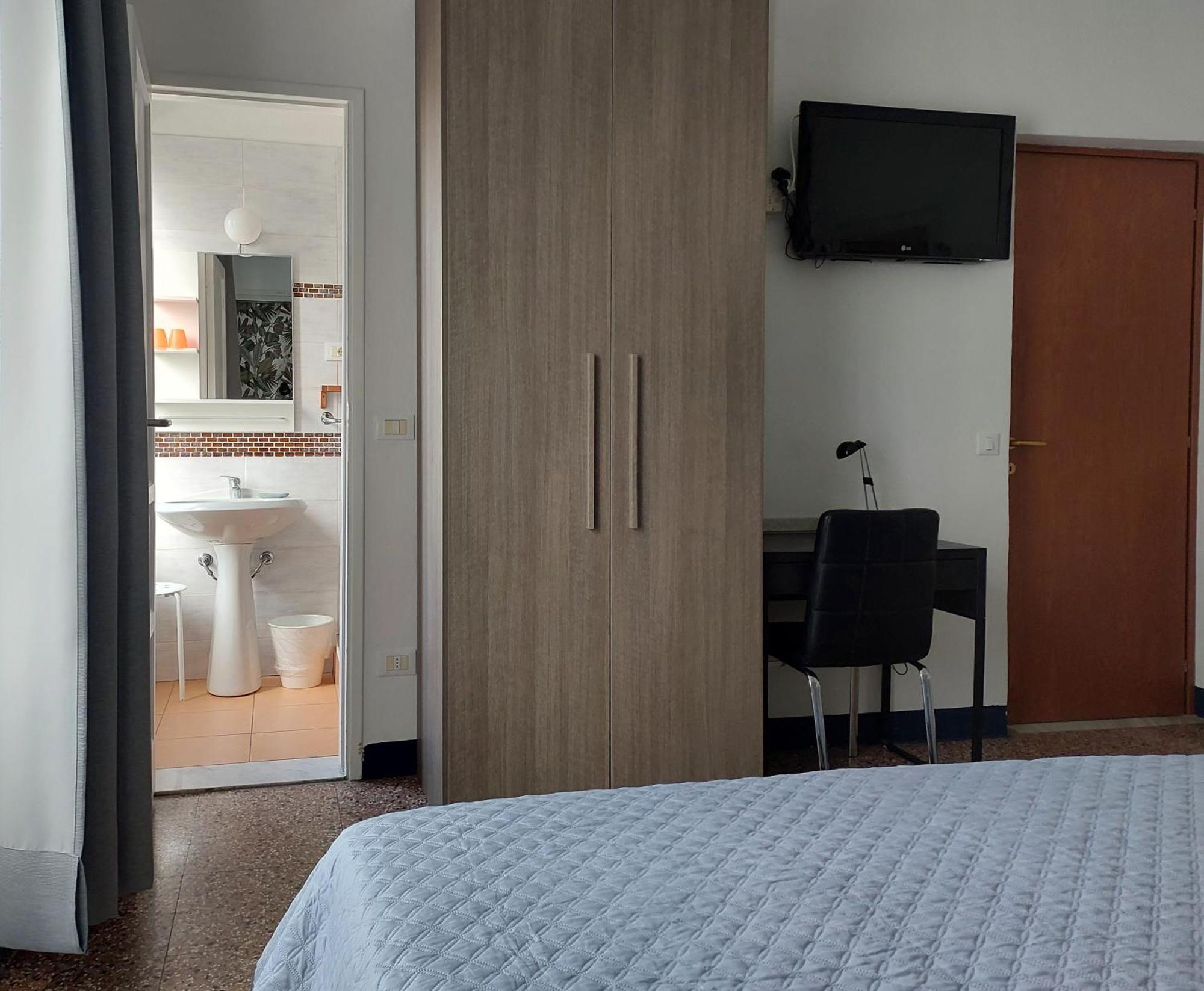 Villa La Lanterna Pietra Ligure Room photo